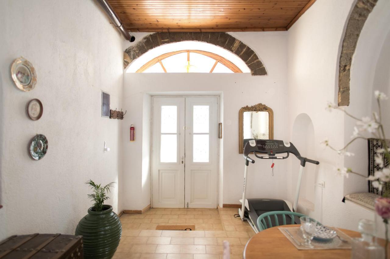 Neoclassical Manor House Poros Town Exterior photo